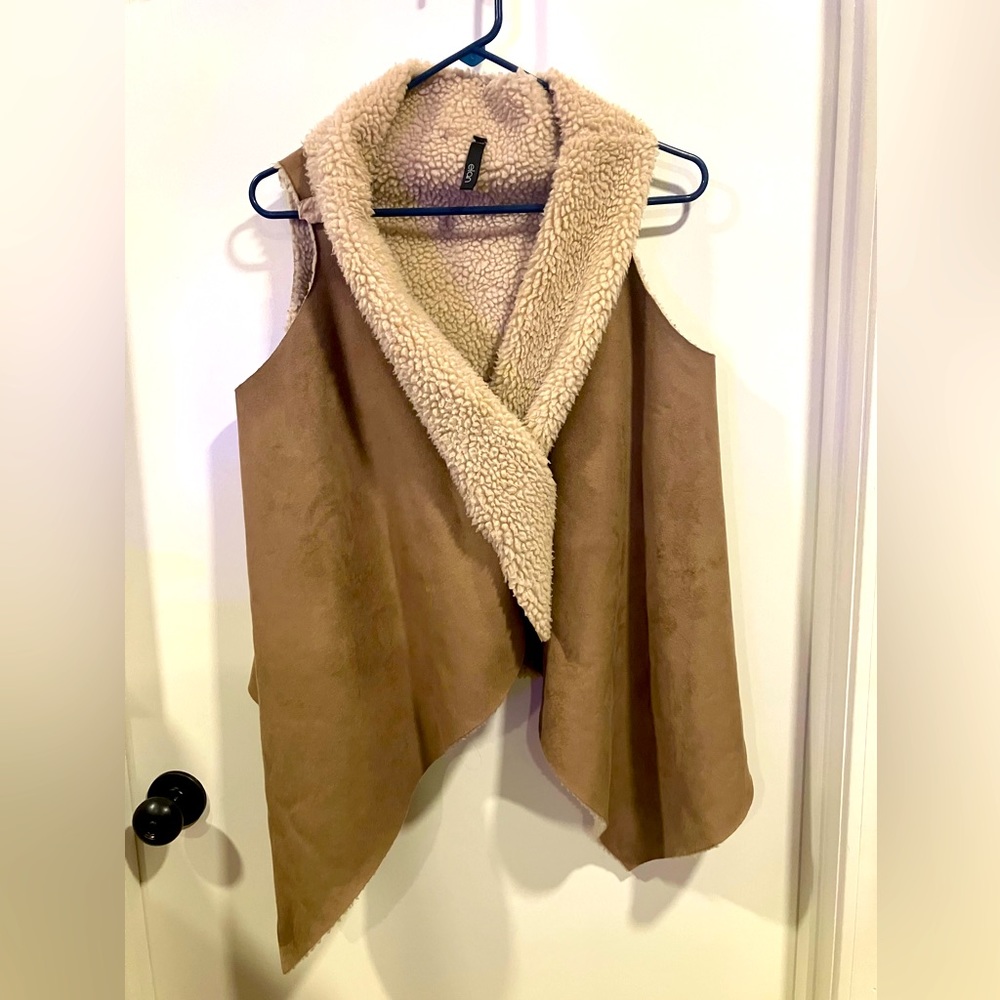 Women’s Elon Brown Sherpa Vest Size S/M